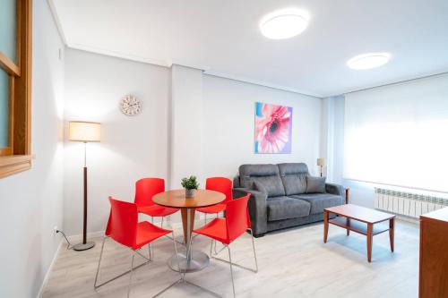Valladolid Apartment | Apartamentos GO - Génova Parquesol - Parking Gratuito-Zona libre de bajas emisiones