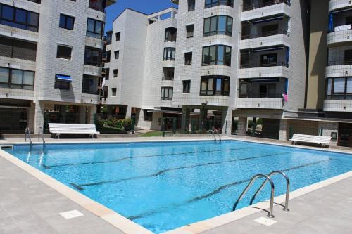 Zarautz Apartment | Apartamentos Zarautz Playa2, con piscina y garaje