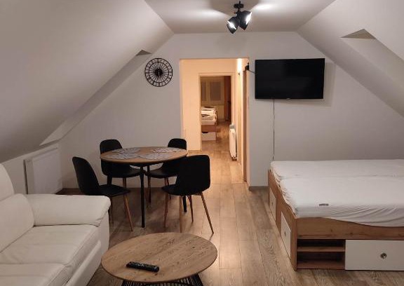 Hnusta Apartment | Apartmán Tulipán