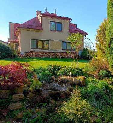 Cerveny Kostelec House | Apartmán za lesem