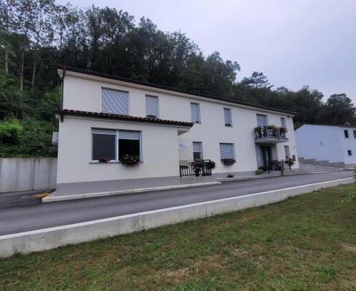 Ajdovscina Apartment | Apartma Uhanje pri Božičevih