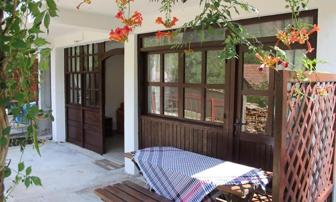 Konjic Apartment | Apartman NeSa Boracko jezero
