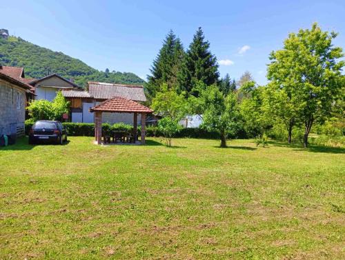 Kulen Vakuf Apartment | Apartman Orijent