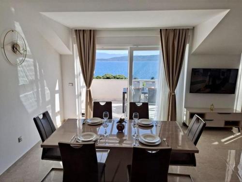 Zivogosce Apartment | Apartmani Karlo