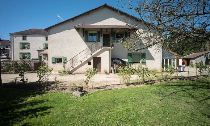 Dombasle-devant-Darney Apartment | Apartment in Darney with Meadow Views