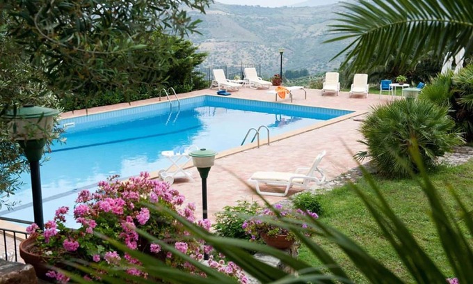 Collesano Villa | Apartment in villa with pool, A/C, WIFI, TV, terrace, panoramic view, parking, close to Cefalù