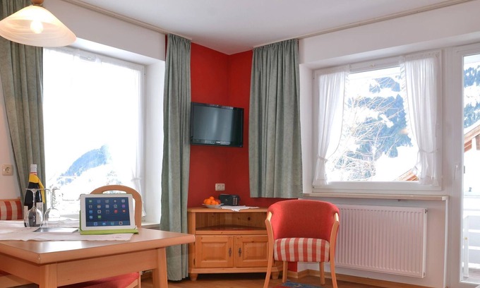 Mittelberg Apartment | Apartment - 1 bedroom with shower / WC "6" - Gästehaus Sonnenhof - Family Birschel