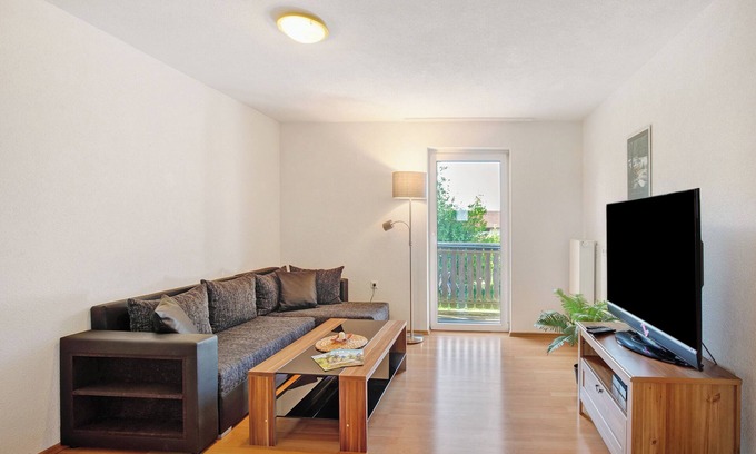 Heroldstatt Apartment | Apartment '1' with Balcony and Wi-Fi