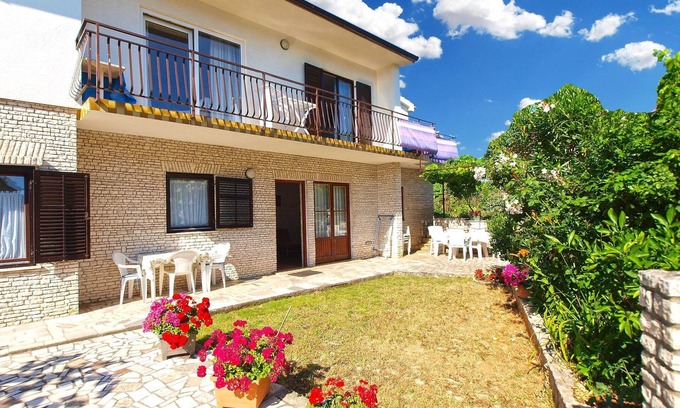Pjescana Uvala Apartment | Apartment 1398/13155 (Istria - Pjescana Uvala), 350m from the beach