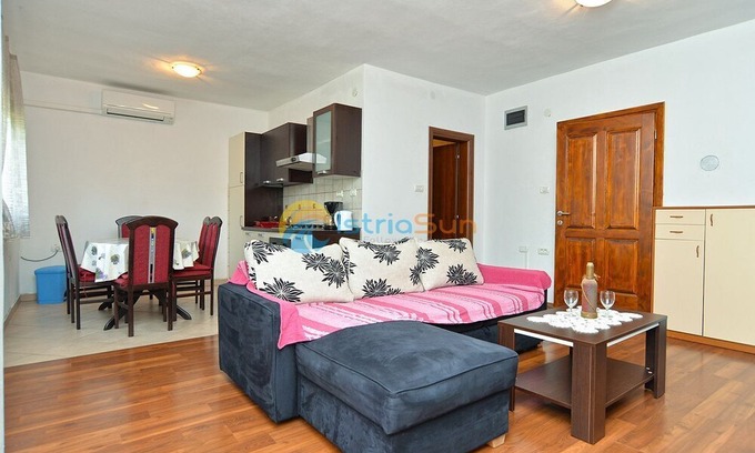 Liznjan Apartment | Apartment 1578/16153 (Istria - Liznjan), 2000m from the beach