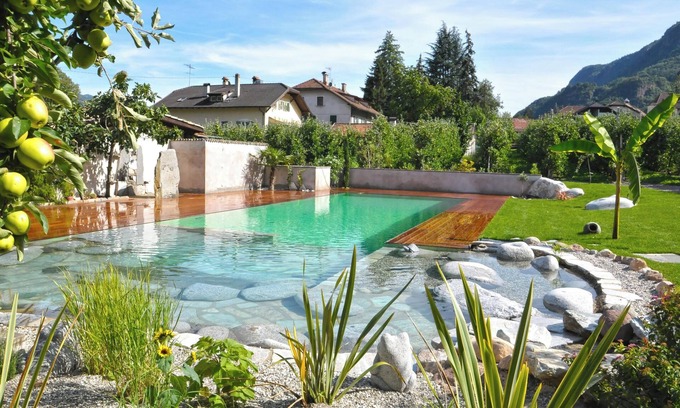 Nalles Apartment | Apartment "2SZ Gala Kreuzwegerhofnals" with Mountain View, Pool, Balcony & Garden