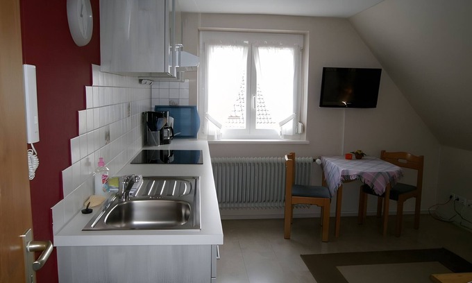 Wasserburg Apartment | Apartment '3' with Balcony and Wi-Fi