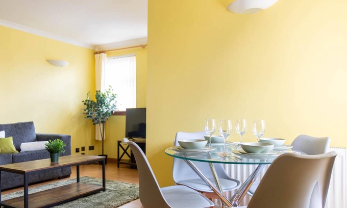 Tillicoultry Apartment | Apartment ∙ 3 guests