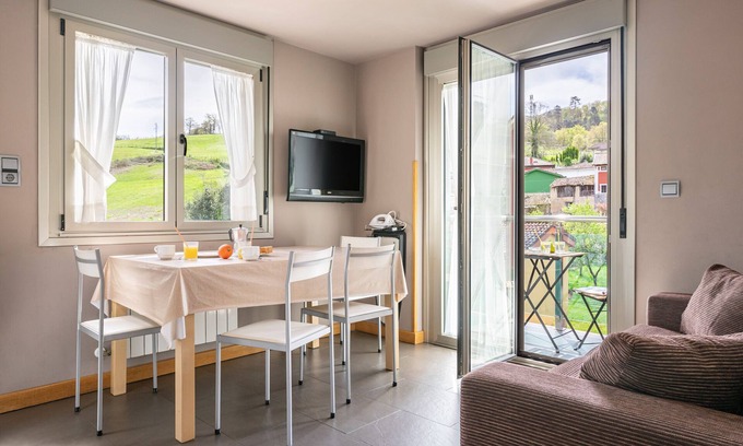 Cangas de Onis Apartment | Apartment '3ºd Apartamento 4 Adultos' with Balcony and Wi-Fi