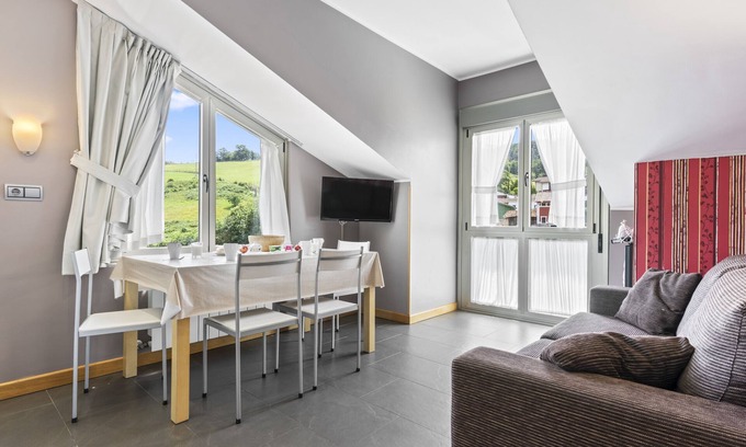 Cangas de Onis Apartment | Apartment '4ºd Apart Ático 4 Adultos' with Wi-Fi