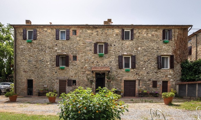 Pereta Other | Apartment "Agriturismo La Pieve - Rose" with Shared Pool & Wi-Fi
