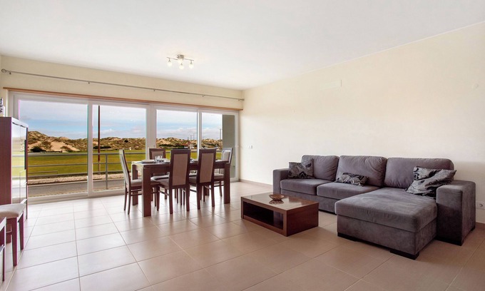 Peniche de Cima Apartment | Apartment 'A O - Apartamento Gâmboa' with Sea View, Shared Terrace and Wi-Fi