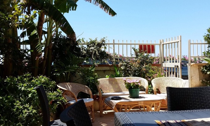 Seccagrande Villa | apartment a stone's throw from the sea