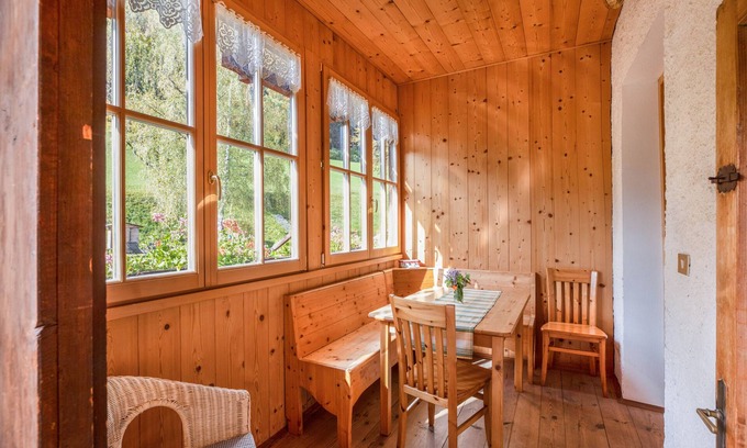 Montagna Apartment | 'Apartment Abendsonne' with Balcony & Wi-Fi