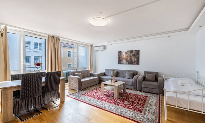 Ludwigsvorstadt-Kliniken Apartment | Apartment 'Aldars 6' with Balcony, Wi-Fi and Air Conditioning