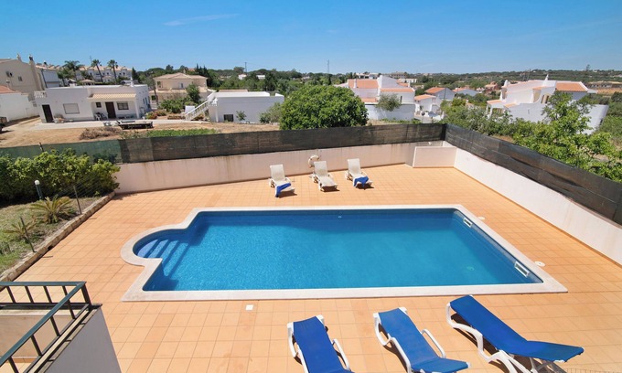 Pata de Baixo Apartment | Apartment "Algarve H" with Mountain View, Shared Pool & Wi-Fi