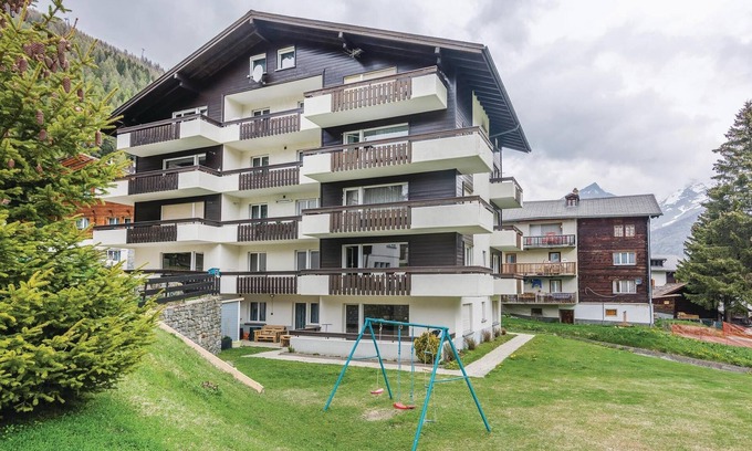 Saas-Fee Apartment | Apartment Alouette CXVll is renovated in 2015 and is located on the 3rd floor of the apartment build