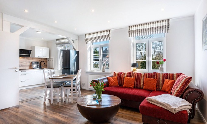 West-Bargum Apartment | Apartment 'Alte Schule' with Shared Garden, Terrace and Wi-Fi