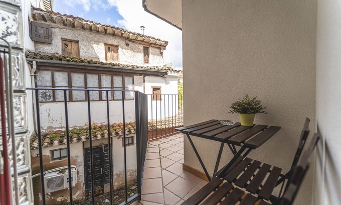 Ezcaray Apartment | Apartment 'Altuzarra Bis' with Mountain View, Balcony and Wi-Fi