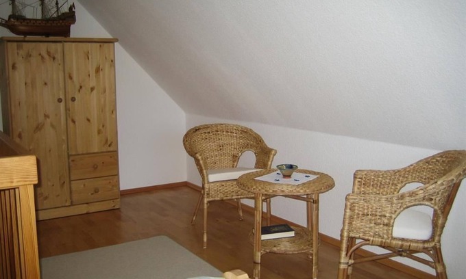 Heikendorf Apartment | Apartment/apartment no. 2 right, shower, WC - Ferienwohnung Matthiesen