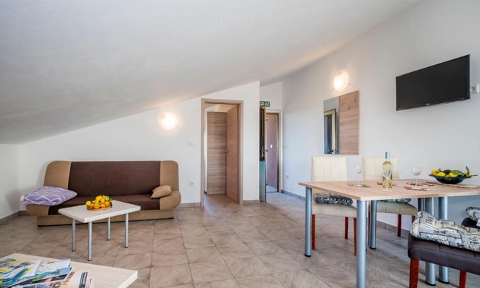 Liznjan Apartment | Apartment B&B-5 by Interhome