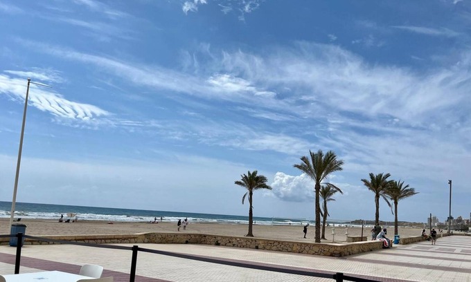 San Juan de Alicante Apartment | Apartment 'Bonhomía Pet Friendly' with Private Pool, Wi-Fi and Air Conditioning
