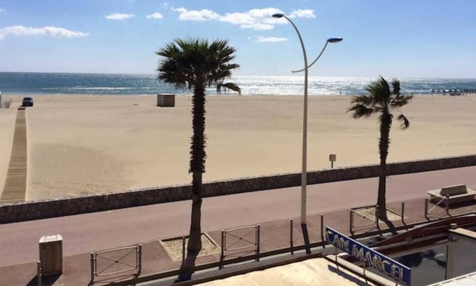 La Jetee Apartment | Apartment 'Beach Place Entre Ciel Et Mer' with Sea View, Balcony and Wi-Fi
