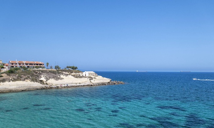 Porto Torres Apartment | Apartment "Beb Mediterraneo Guest House" with Sea View, Wi-Fi & A/C