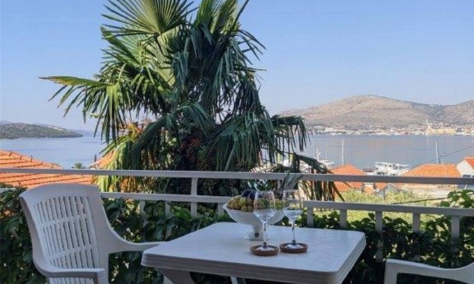 Okrug Gornji Apartment | Apartment Biserka - 50 m from beach : A3(2+1) - Okrug Gornji, Island Ciovo, Croatia