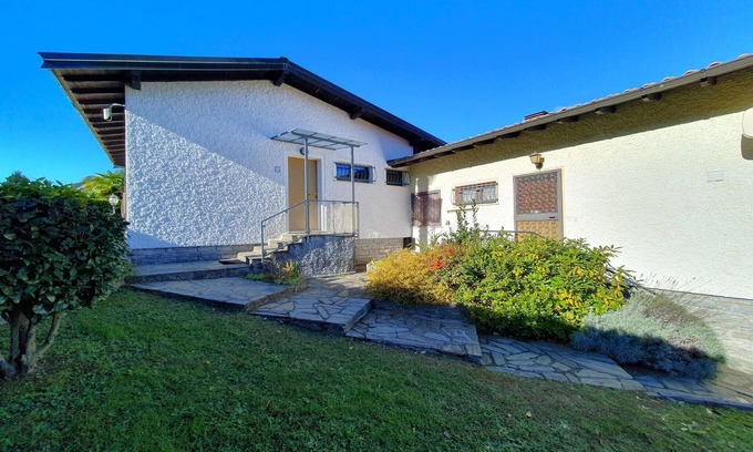 Germignaga House | Apartment by Lake Maggiore with Views