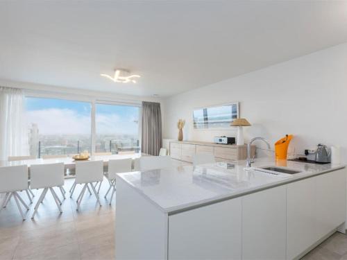 Middelkerke Apartment | Apartment by the Beach with Panoramic Views