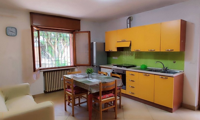 Marina Centro Apartment | Apartment by the sea with garden, beach included