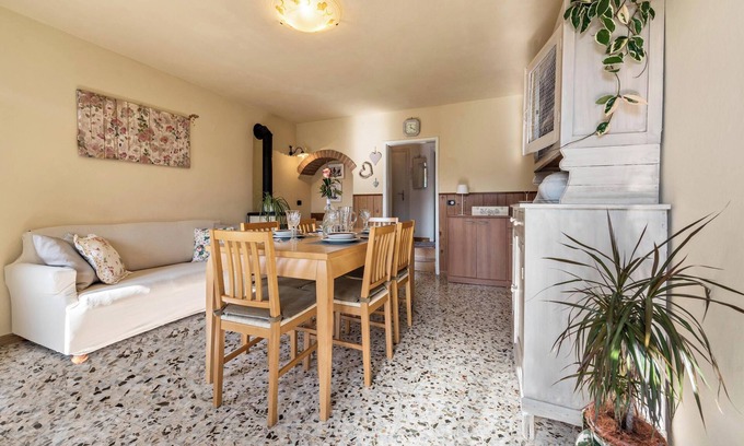 Voiandes Apartment | Apartment "Casa Vacanze Voiandes" with Mountain View, Balcony & Wi-Fi