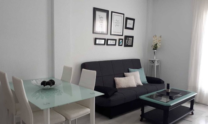 Lucena Apartment | Apartment C / San Pedro, next to the historic center of Lucena. Modern building