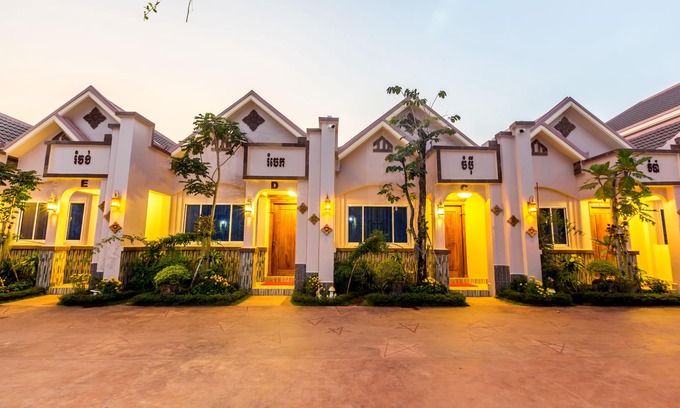 Sangkat Sla Kram Apartment | Apartment C with Swimming Pool - Champei Flower