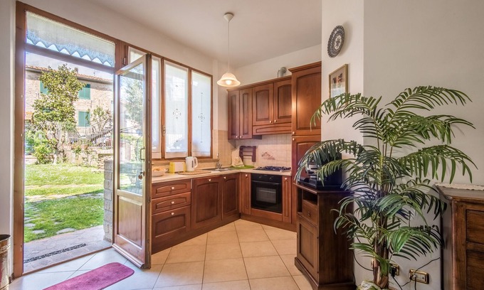 Monticiano Apartment | Apartment 'Casa Azzurra' with Shared Garden and Wi-Fi