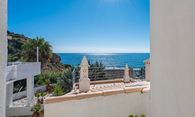 Burgau Apartment | Apartment "Casa da Praia 1" with Sea View, Balcony & Wi-Fi