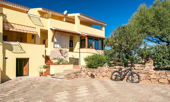 Tiriddo Apartment | Apartment “Casa Relax” with Mountain and Sea Views, Garden, Wi-Fi & Terrace