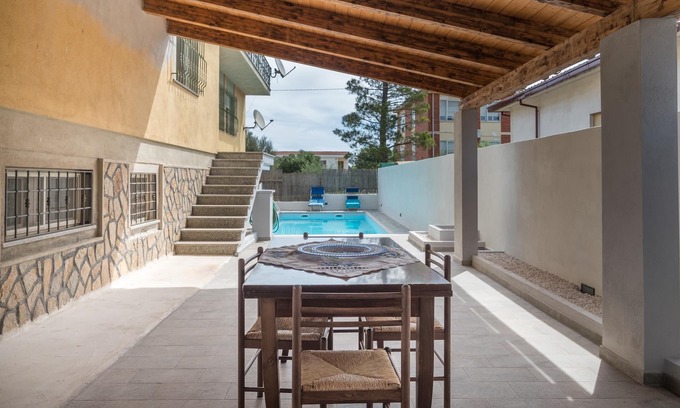 Siniscola Apartment | Apartment Casa Luigi close to the Sea with Shared Pool & Wi-Fi