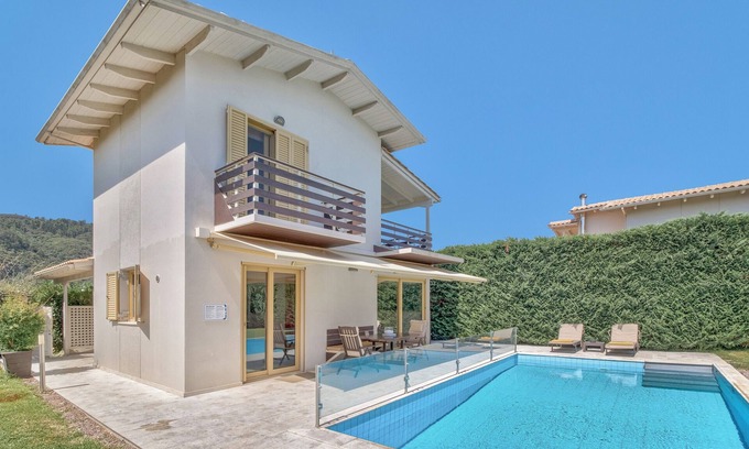 Agios Ioannis Apartment | Apartment 'Casa Smaragdi A' with Sea View, Wi-Fi and Air Conditioning