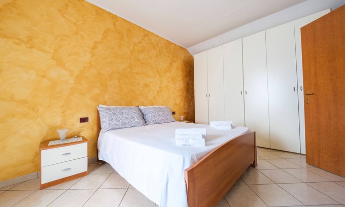 Condro Apartment | Apartment 'Casetta Bella' with Balcony, Wi-Fi and Air Conditioning