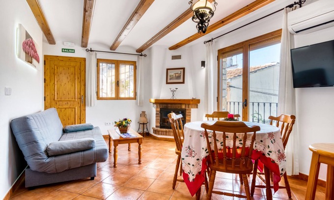 Orba Apartment | Apartment 'Cavall Vert' with Mountain View, Wi-Fi and Air Conditioning