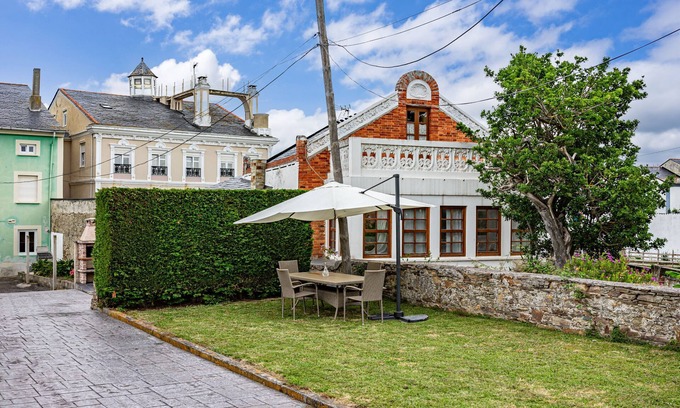 Rinlo Apartment | Apartment 'Cetareas 1' with Garden, Barbecue and Wi-Fi