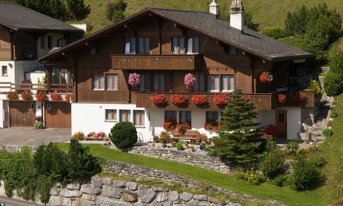 Hasliberg Wasserwendi Apartment | Apartment with a panoramic view of the mountains, glaciers and Lake Brienz