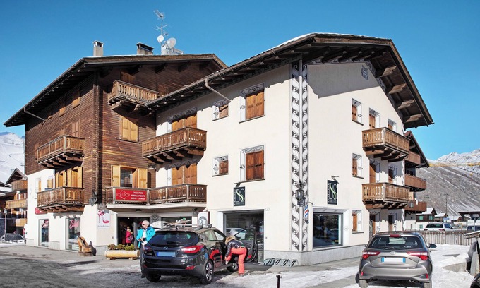 Livigno Apartment | Apartment 'Chalet Meridiana Appartamento 7' with Mountain View